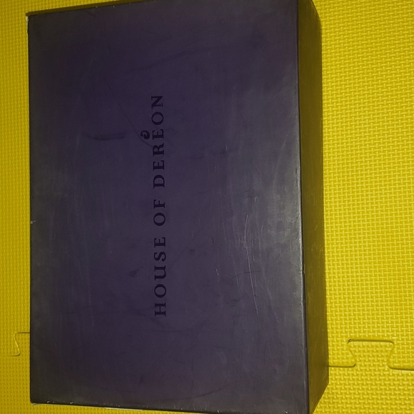 House of Dereon Heels - Picture 6 of 7